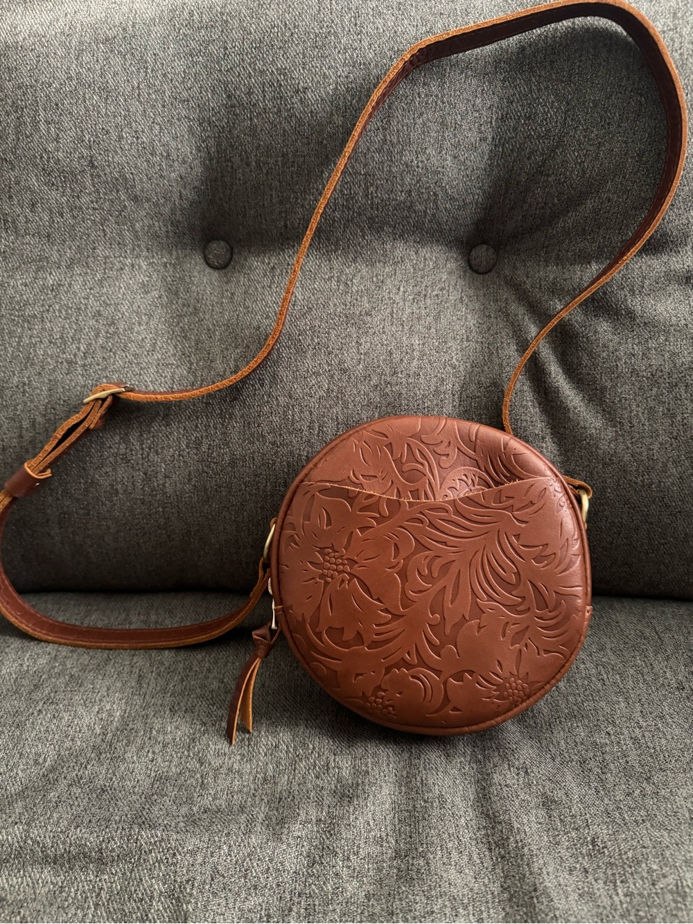 Portland Leather Circle meadow crossbody
